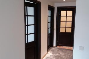 Tivoli majad, Tallinn-siseuksed, tule-helikindlad korteri välisuksed, liistud ja laiendid (15).jpg