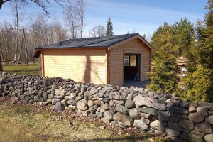 Roger27.7 valmis kiviaia poolt uks lahti.jpg