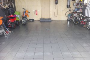 Garaazi põranda plaatimine 2.jpg