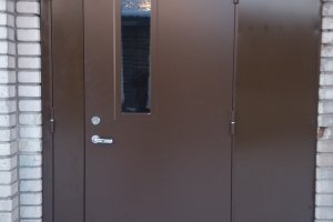 Keila KÜ-välisuksed (kahepoolne).jpg