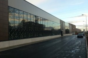 Lasnamäe MaximaXXL tummklaasfassaadid.jpg