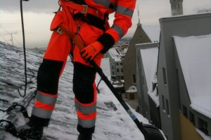 Lumekoristus katusel.JPG