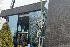 Klaaspaketi eemaldamine Eesti kunsti tuppa saamiseks 2.jpg