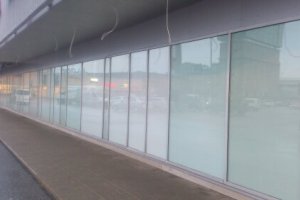 Sikupilli keskuse klaasfassaadi ümber tõstmine.jpg