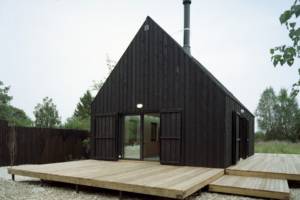 Simple-Wooden-Summer-House-by-Bureau-Bernaskoni-Facade-1.jpg