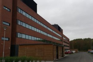 Soome-Marianranta Klaas lintfassaadide paigaldus.jpg