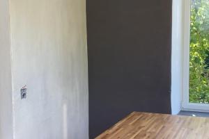 Maja kahe ruumi krohvitud seinte värvimine - pildid enne.jpg