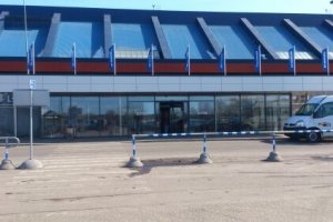 Tallinna lennujaam, parklast sissepääs.jpg