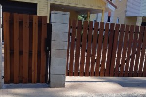 Termopuidust jalg- ja liugvärav Sausti Harjumaa 1.jpg