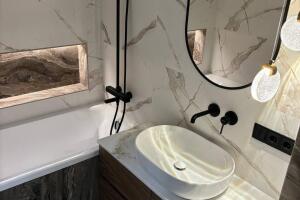 640912796_2115480962537004_2587658672912699214_n (1).jpg