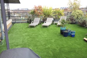 artificial-grass-for-balconies-roof-terraces_009.jpg