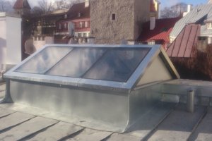 Vanalinnas - klaaskatus pärast.jpg