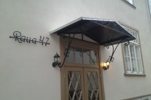 Varikatus ja maja number.jpg