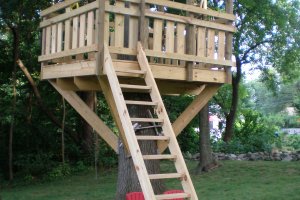 Laste puumaja.jpg