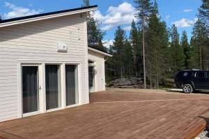 Puidust terassilaua paigaldamine.jpg