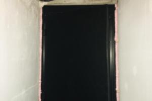 Elektrikilbiruumi ukse paigaldus ja ukse ümbruse krohvimine.jpeg