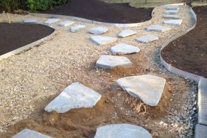 stepping-stones-edging.jpg