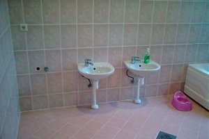 vannitoa põranda ja seinte plaatimine.jpg