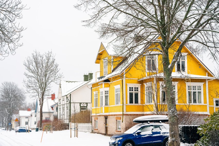 hoone kaitsmine külma eest, hoone külmakahjustus, ilmastiku eest hoone kaitsmine, vundamendi soojustamine, pööningu soojustamine, akende tihendamine