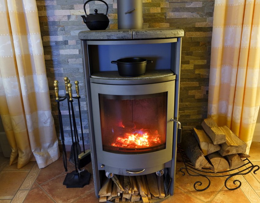 kamin, alternatiivne kütteallikas, kui elektrit ei ole, mida teha elektri puudumisel, ilma elektrita