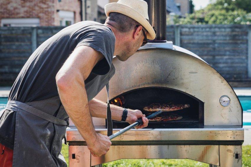 valmis pitsaahi, metallpitsaahi, metallist pitsaahi