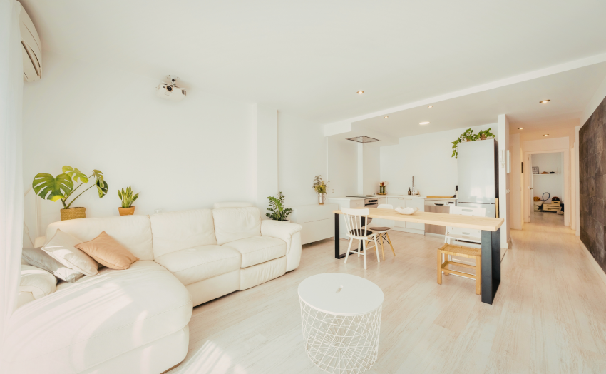 avatud köök elutuba akustika, köök elutuba ventilatsioon, kuidas vähendada köögilõhna, avatud köögi akustika, köök elutuba planeering, köögi kubu võimsus, akustilised paneelid kodus