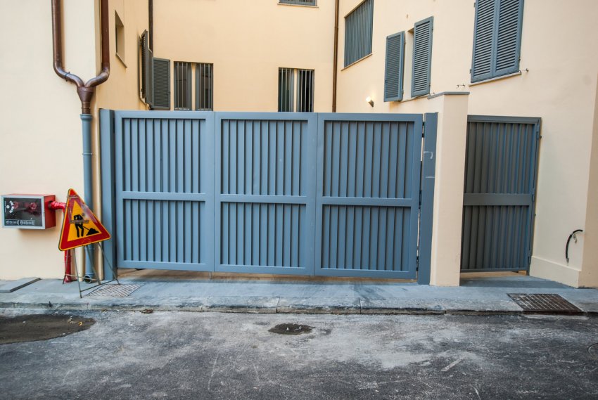 voldikvärav, lõõtsvärav, rippvärav, ruumisäästlik värav, kokkuklapitav värav