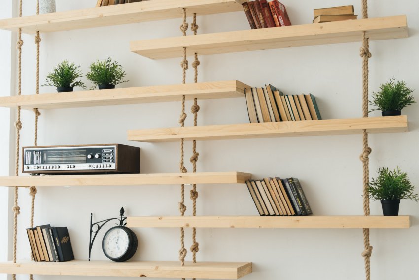 rippriiul, seina riiul,  raamaturiiul, mööbli kokkupanek, eritellimusmööbel, raamaturiiulid, erimööbel, raamatute paigutamine kodus, kuhu panna raamatud