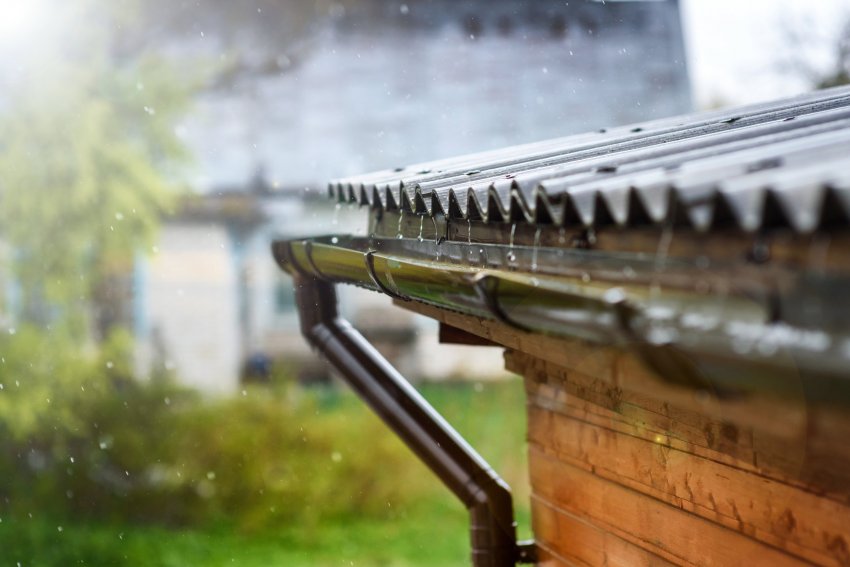 vihmaveesüsteem, vihmaveerenn, vihmaveetoru, sadeveesüsteem, sadevesi, sademevesi vihmavee eemale juhtimine