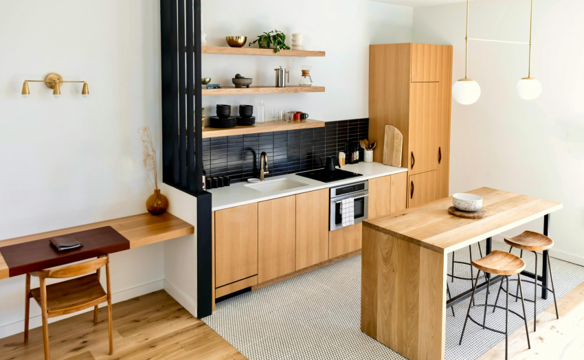 avatud köök elutuba akustika, köök elutuba ventilatsioon, kuidas vähendada köögilõhna, avatud köögi akustika, köök elutuba planeering, köögi kubu võimsus, akustilised paneelid kodus