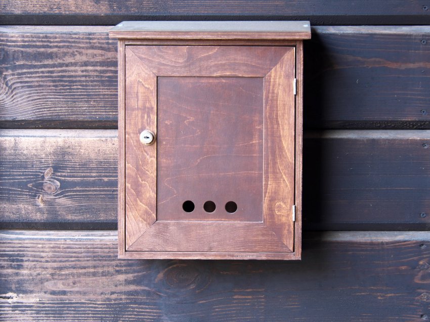 puitpostkast, puidust valmistatud postkast, vineerist postkast, postkast, kuidas valida postkasti, postkasti kinnitamine