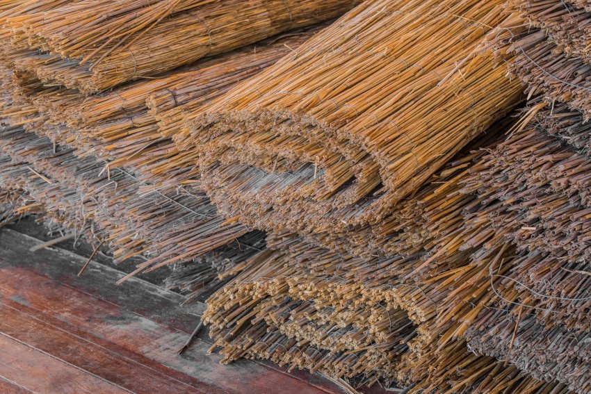 pilliroomatt, pilliroomati kasutamine, pilliroomati tootmine, traditsiooniline ehitus, soojustamine, soojustustööd