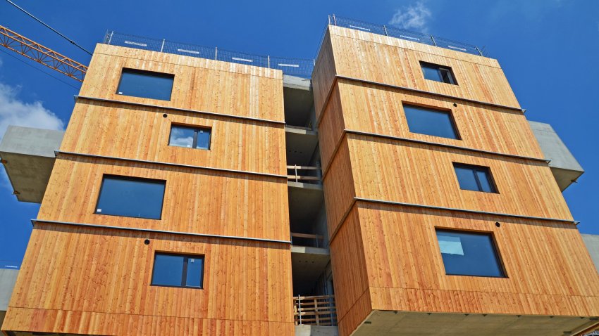 kortermaja puitfassaad,  välisvoodrilaud, puitfassaadi valimine, puitfassaadilt värvi eemaldamine, puitfassaadi puhastamine, puitfassaadi lihvimine, puitfassaadi taastamine, miks eelistada puitfassaadi