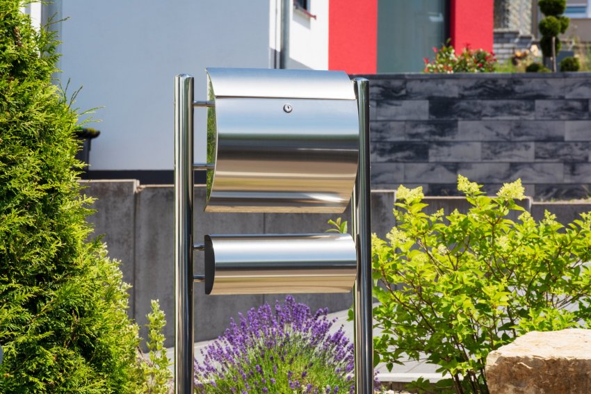 postile kinnitatud, postkast, kuidas valida postkasti, postkasti kinnitamine, postkasti valik, puidust postkast, metallpostkast, metallist postkast, roostevabast terasest, integreeritud postkast