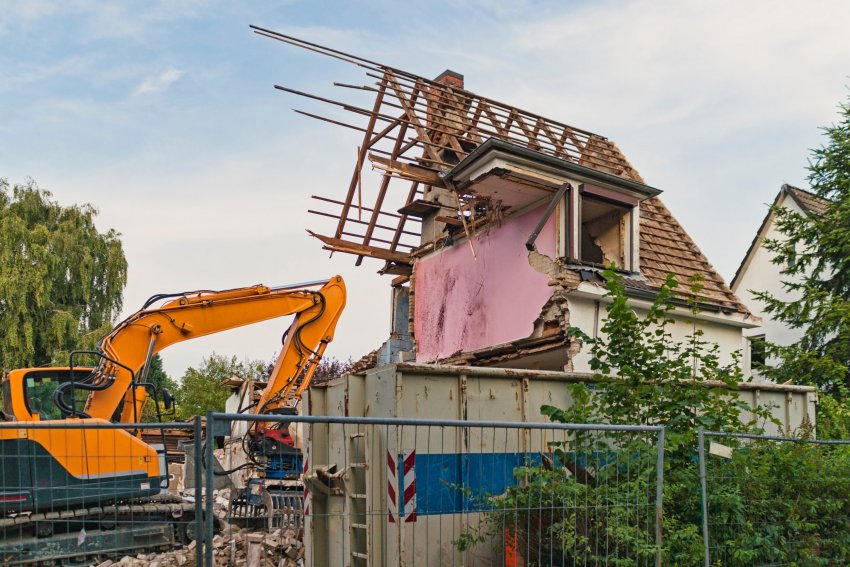 maja lammutamine, lammutustööd, hoone lammutamine, jäätmete utiliseerimine, ehitusjäätmed, lammutusprojekt
